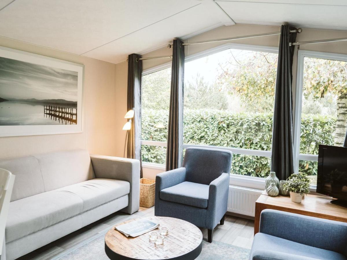 Cozy Chalet For 5P With Garden In A Lovely Area Near Goedereede Exteriör bild