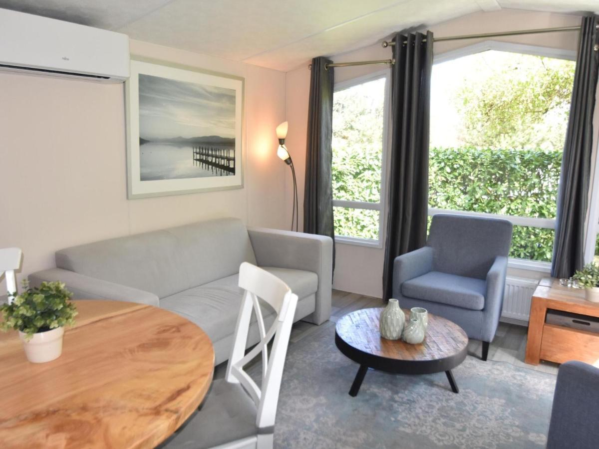 Cozy Chalet For 5P With Garden In A Lovely Area Near Goedereede Exteriör bild