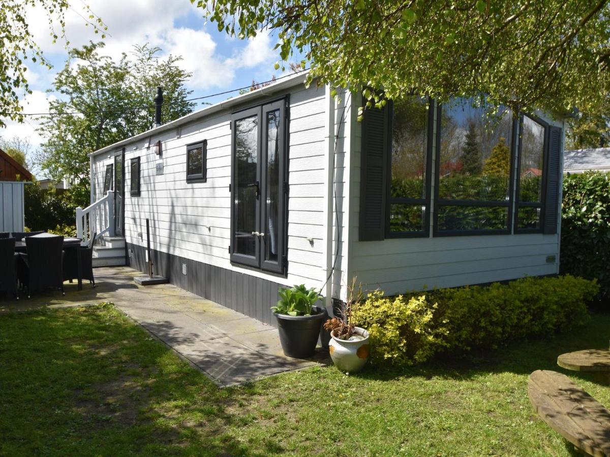 Cozy Chalet For 5P With Garden In A Lovely Area Near Goedereede Exteriör bild