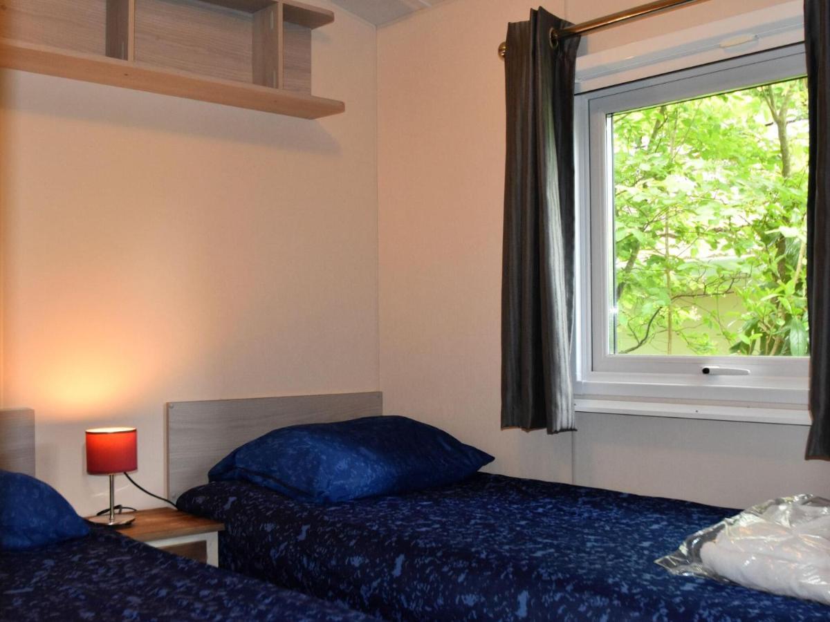 Cozy Chalet For 5P With Garden In A Lovely Area Near Goedereede Exteriör bild